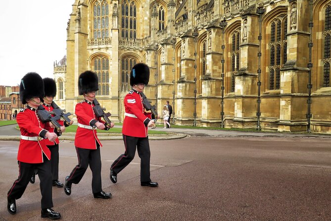 Windsor Castle Half Day Trip from London by Luxury Coach - The coach guide and driver: what good narration does for a short visit
