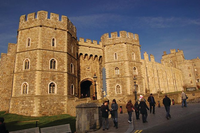 Windsor Castle, Stonehenge & Salisbury Cathedral Guided Tour - Stonehenge in one hour: UNESCO time, photo time, and theory time