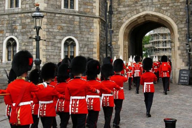Windsor Independent Day Trip from London with Private Driver - Tickets and Timing: The Two Things That Can Make or Break the Day