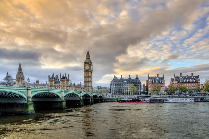 Winston Churchill & London in World War II Walking Tour - Horse Guards Parade: a very photogenic WWII-adjacent break