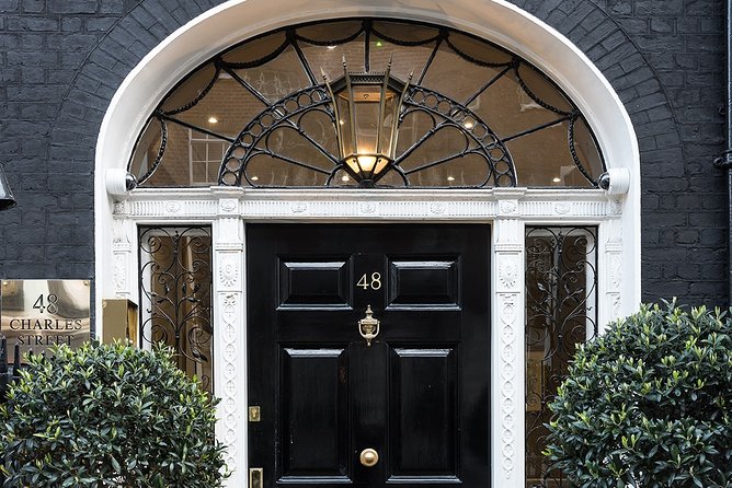 Winston Churchill's London - A Very Small Group Walking Tour - Cigars at James J. Fox & Robert Lewis: sit in his chair and sample upstairs lounge time