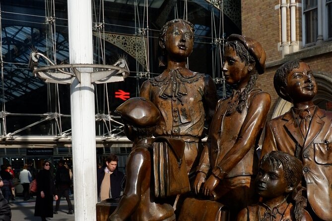 Working Women of the East End Walking Tour - Tower Hill start: get your bearings fast