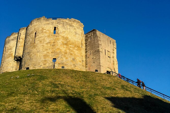 York 3-Hour Photography Walking Tour - Museum Gardens, Roman walls, abbey remains, and the observatory