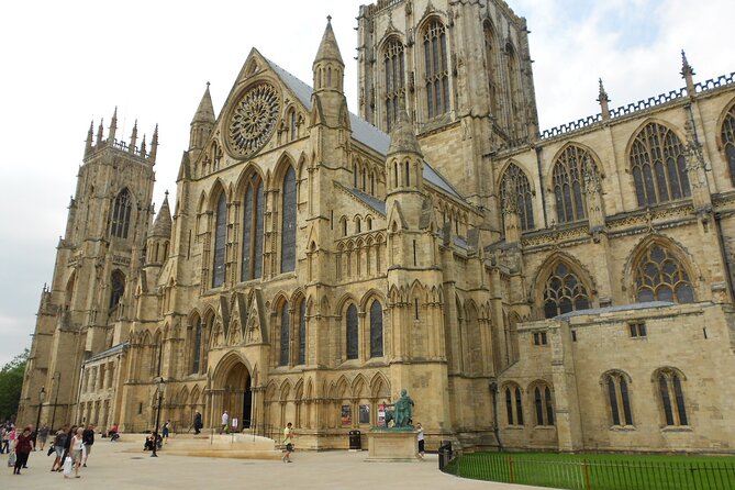 York Witches and History Walking Tour - Starting at Whip-Ma-Whop-Ma-Gate, where York jokes with you instantly